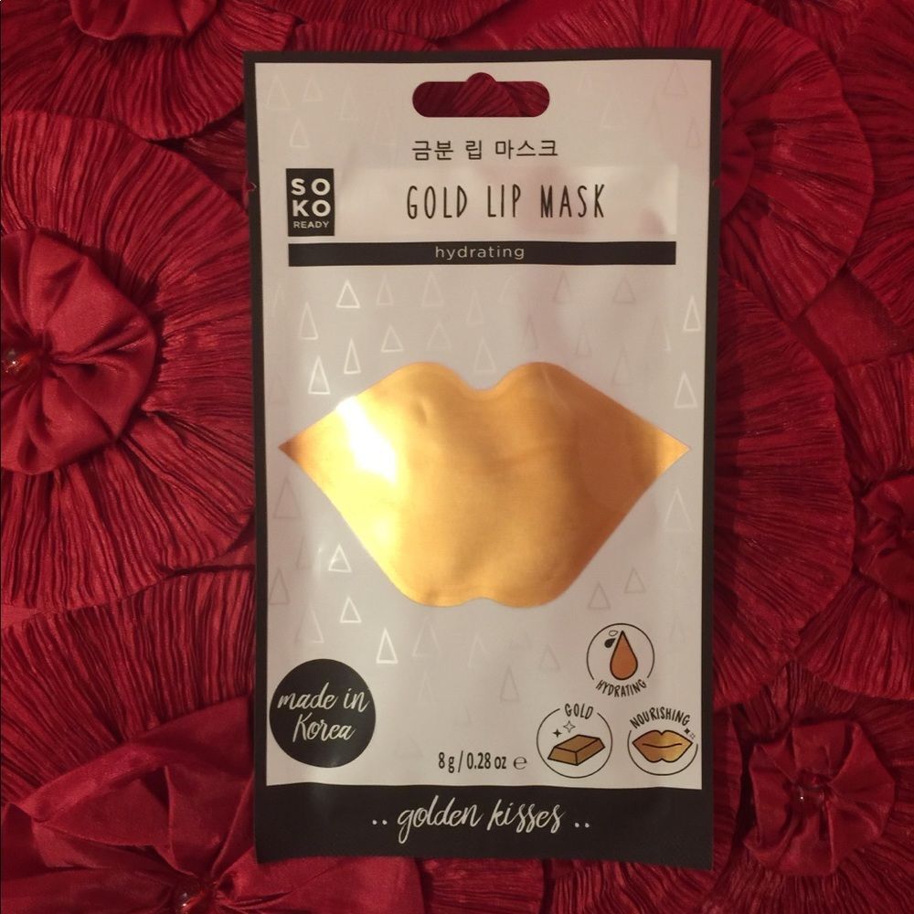 Gold lip mask